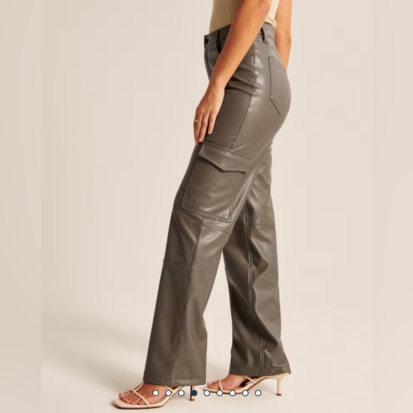 Abercrombie & Fitch Pants - NWOT Gray Abercrombie Curve Love Vegan Leather Cargo 90’s Relaxed Pant